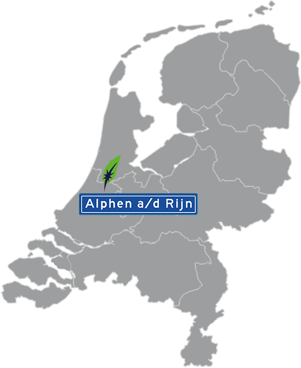 Grijze kaart van Nederland met Alphen aan den Rijn aangegeven voor maatwerk taalcursus Spaans zakelijk - blauw plaatsnaambord met witte letters en Dagnall veer - transparante achtergrond - 600 * 733 pixels